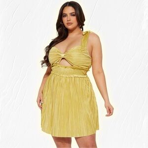 NWT Fashion Nova ‘Aurora’ Plisse Mini Dress in Golden Yellow Plus Size 3X
